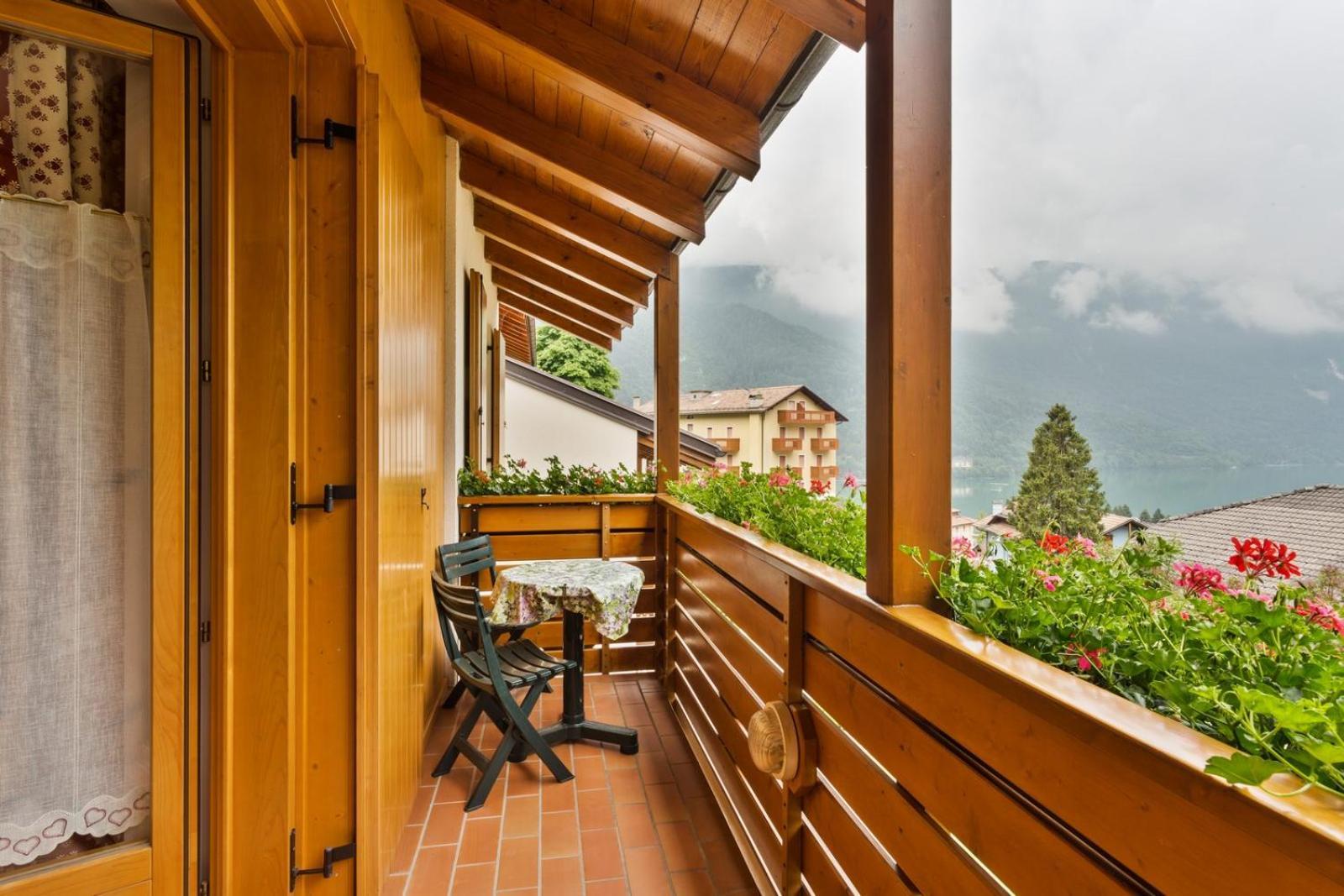 Residence Ronchi Molveno Exterior photo